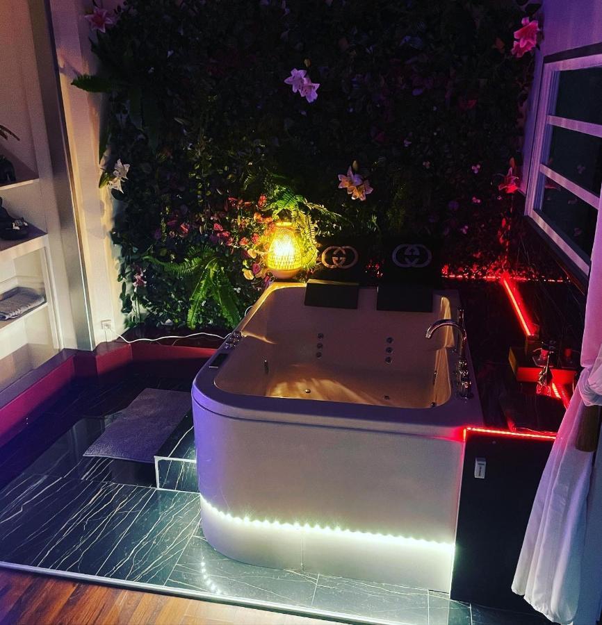 Jacuzzi 9Em Leilighet Paris Eksteriør bilde